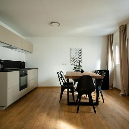 Oldtown Studio Apartment With 2 Bathrooms Düsseldorf Eksteriør billede
